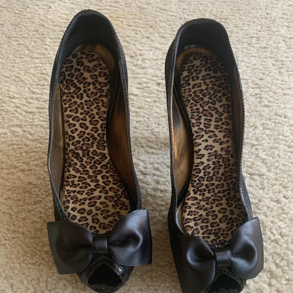 Coach signature C’s satin peep toe heel